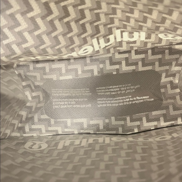 Lululemon Red, Black, and Gray Bags - Picture 16 of 17